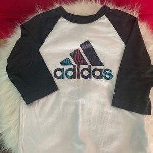 Adidas kid’s tee size XS